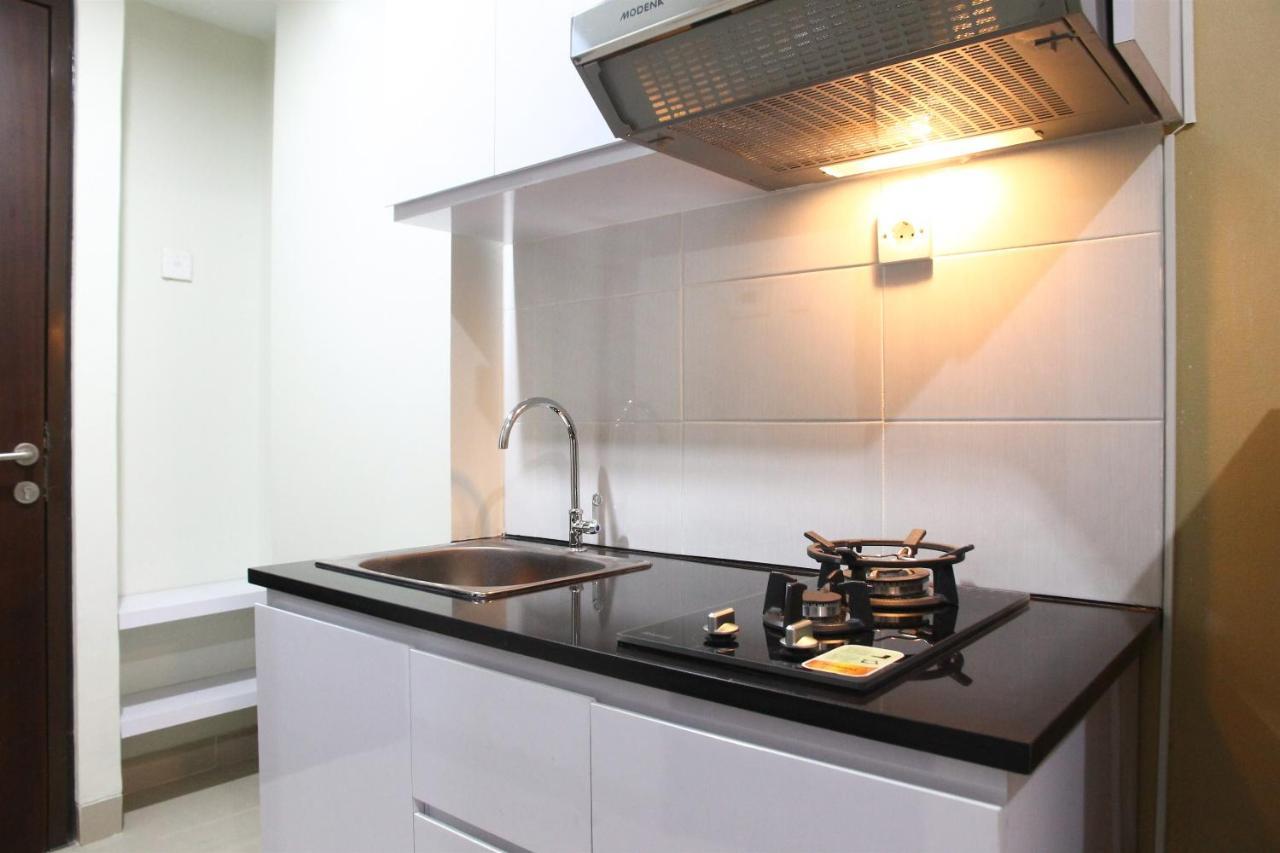 Comfortable Studio Apartment Grand Dhika City By Travelio Bekasi Buitenkant foto